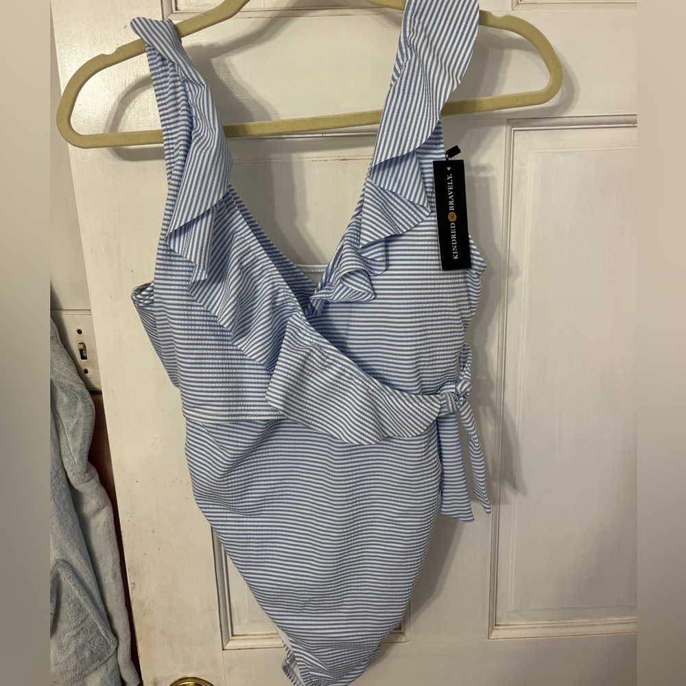 Kindred bravely brand new seersucker swimsuit maternity